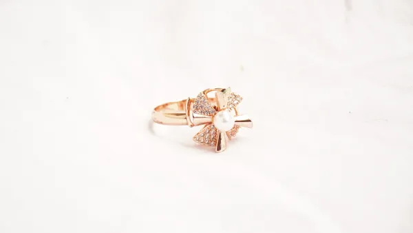 Rose_Gold_Plated_With_White_Stones_And_A_Pearl