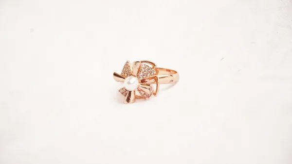 Rose_Gold_Plated_With_White_Stones_And_A_Pearl