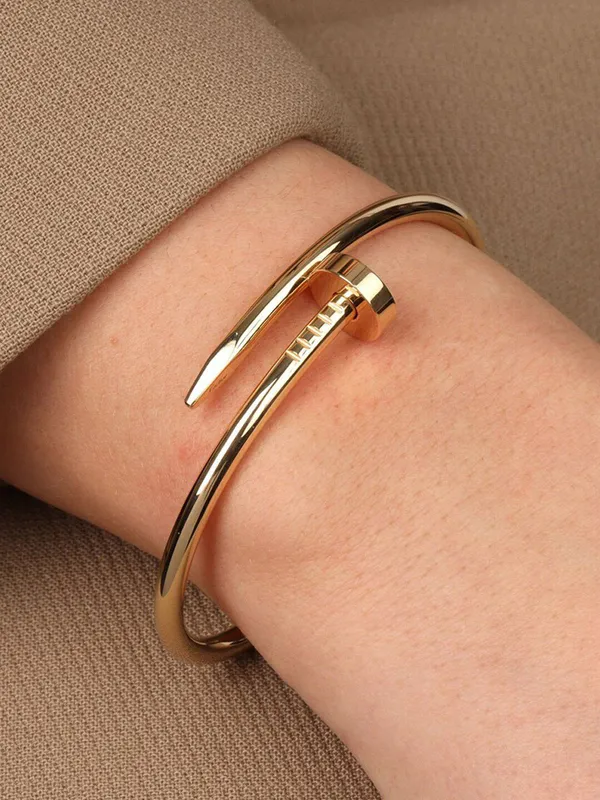 Nail_Bracelet_For_Women