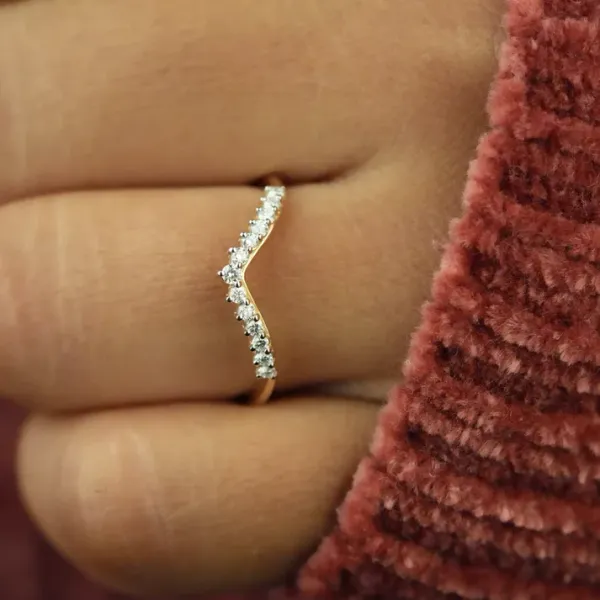 Pave_Diamond_Royal_Ring_For_Women