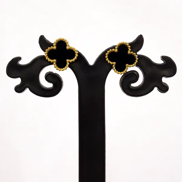 Korean_Stud_Earrings_For_Women_And_Girls