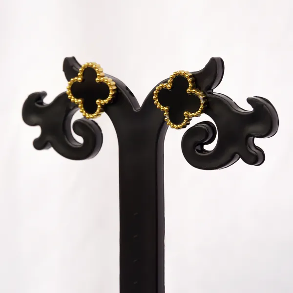 Korean_Stud_Earrings_For_Women_And_Girls