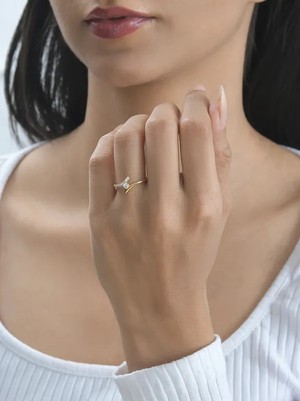 Solitaire_Crossover_Diamond_Ring