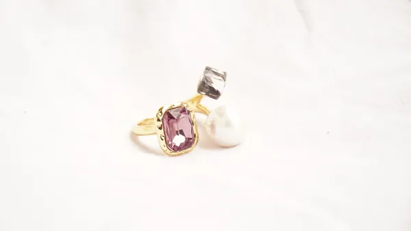 Three_Stone_with_Diamond_And_Pearl_For_Women
