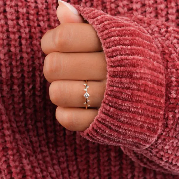 Nova_Nuptials:_Dazzling_Women_Rings