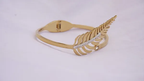 Kada_Bracelet_For_Women's_&_Girl's_Wear_at_Any_Ocassion