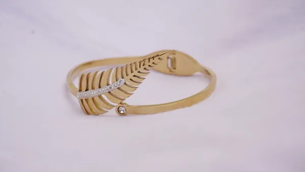 Kada_Bracelet_For_Women's_&_Girl's_Wear_at_Any_Ocassion