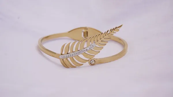 Kada_Bracelet_For_Women's_&_Girl's_Wear_at_Any_Ocassion