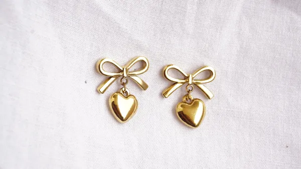 Cute_Heart_And_Bow_Earring