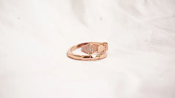 Rose_Gold-Toned_Ring_with_Sparkling_Cuts