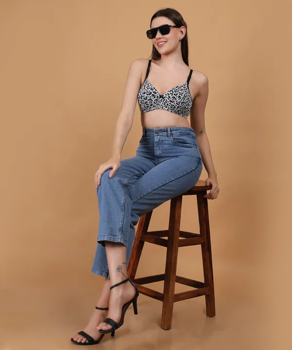 White_Padded_Non_Wired_|_Full_Cup_Multiway_T-Shirt_Bra_for_Women_-_Comfortable_and_Fashionable_Design