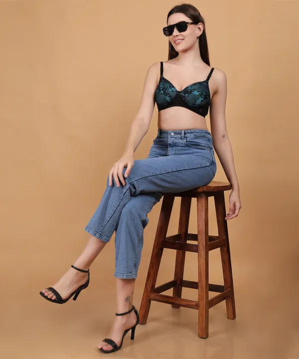 Black_Padded_Non_Wired_|_Full_Cup_Multiway_T-Shirt_Bra_for_Women_-_Comfortable_and_Fashionable_Design