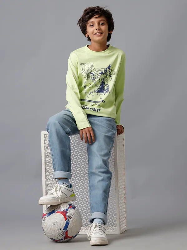 Boys_Hooded_Sweat_Shirt