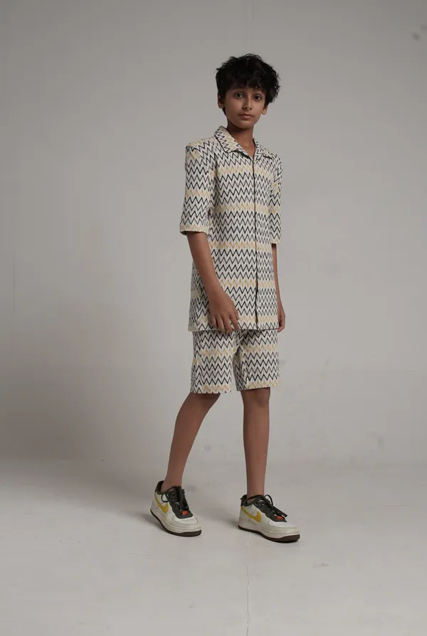 Under_Fourteen_Only_Girls_Maroon_Solid_Casual_Shirt_Dress_|_Full_Sleeves_Regular_Fit_Collared_Corduroy_Dress_with_Drawstring_Waist_&_Utility_Pockets_for_Kids
