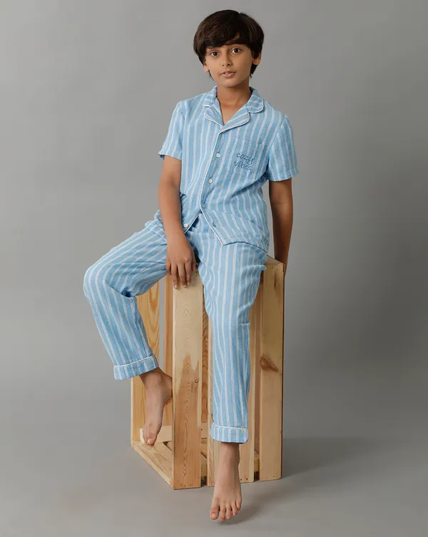 Under_Fourteen_Only_Girls_Green_Solid_Casual_Top_|_Full_Sleeves_Regular_Fit_Collared_Button-Down_Top_with_Flap_Pockets_&_Pleated_Front_for_Kids