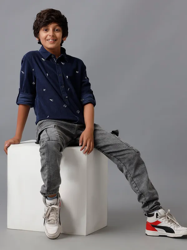 Boys_Full-Length_With_Ribbed_Cuffs_Hooded_Sweatshirt