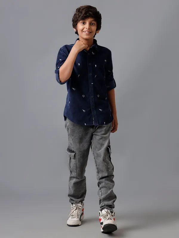 Boys_Full-Length_With_Ribbed_Cuffs_Hooded_Sweatshirt