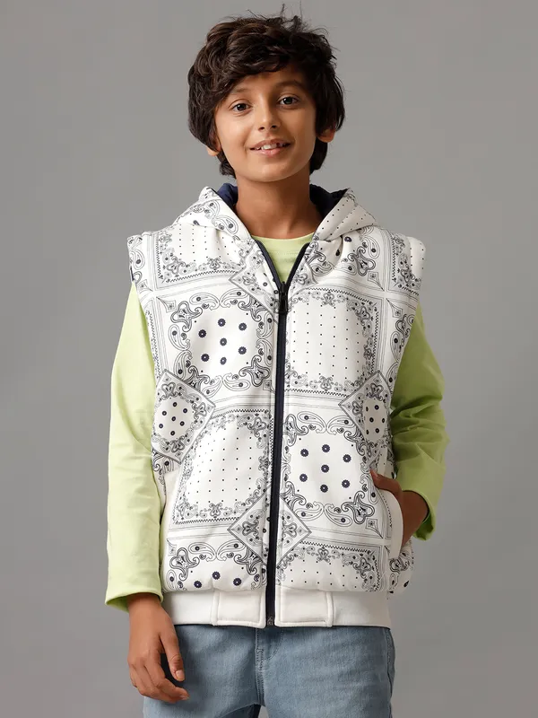 White_Polyester_Regular_Fit_Jackets_For_Boys