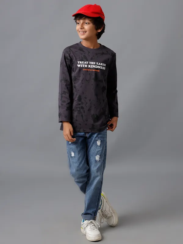 Boys_Full_Sleeve_T-Shirt_With_Planet_Earth_Print