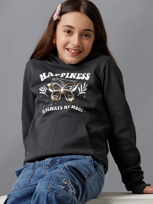 Girls_Sweat_Shirts