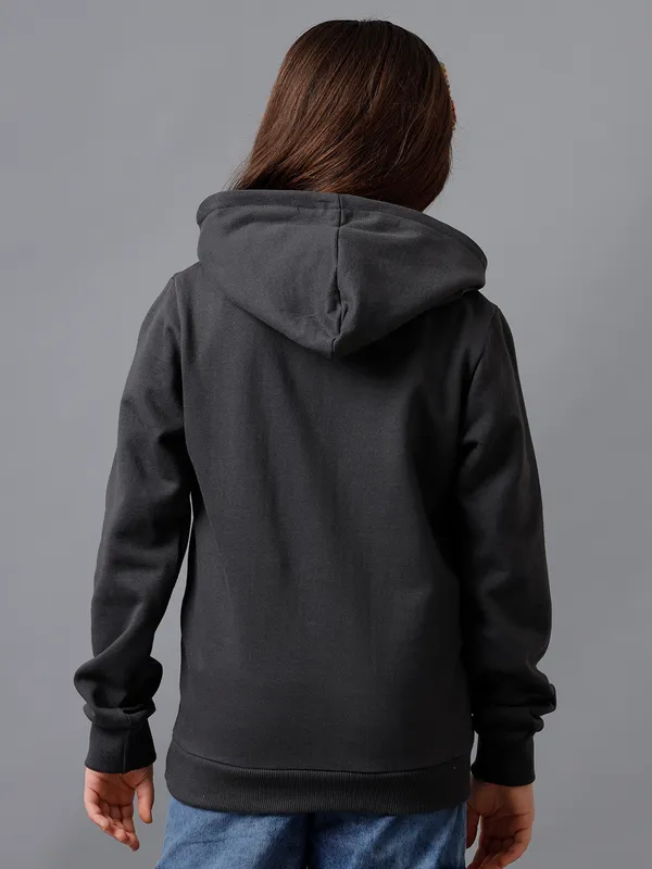 Girls_Sweat_Shirts