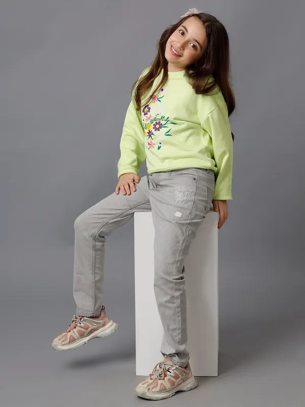 Girls_Sweat_Shirts