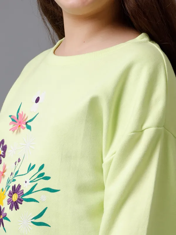 Girls_Sweat_Shirts