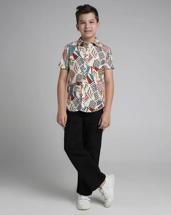 Rayon_Printed_Contrast_Neck_Band_N_Placket_Half_Sleeve_Shirt
