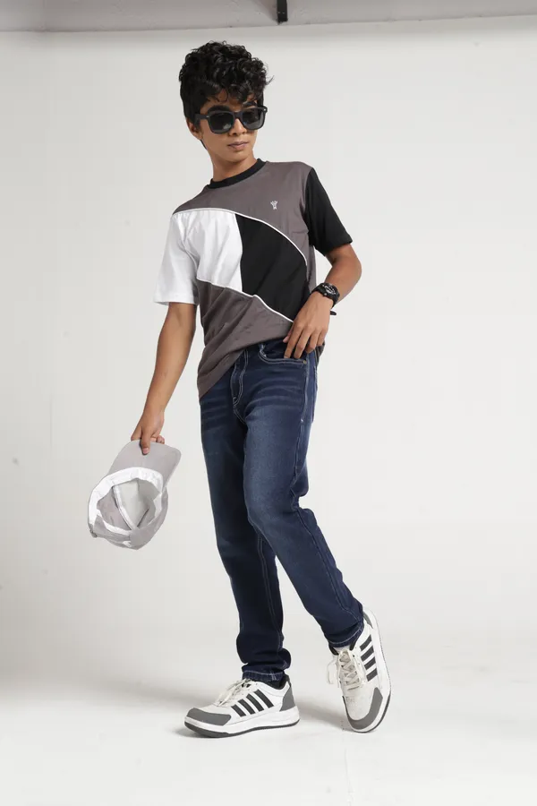 Under_Fourteen_Only_Boys_Grey_Solid_Casual_T-Shirt_|_Half_Sleeves_Regular_Fit_Crew_Neck_Cotton_Tee_with_Chest_Graphic_Print_&_Contrast_Trim_for_Kids