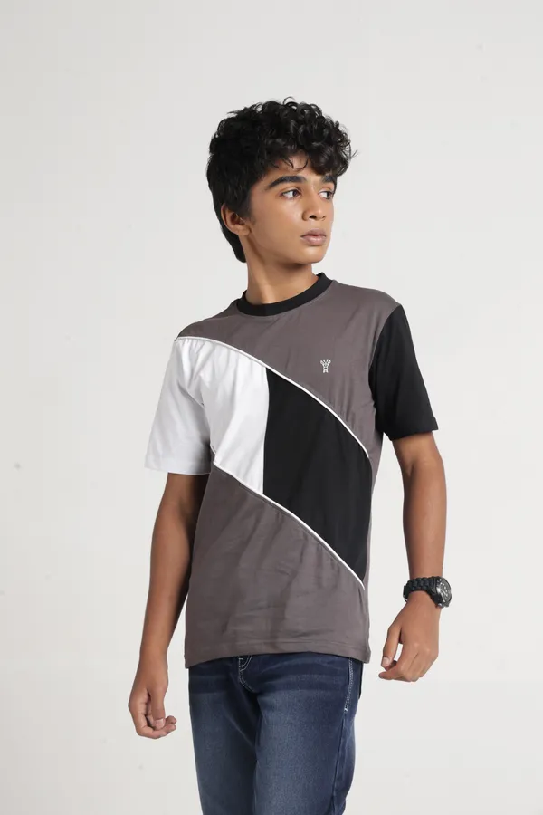 Under_Fourteen_Only_Boys_Grey_Solid_Casual_T-Shirt_|_Half_Sleeves_Regular_Fit_Crew_Neck_Cotton_Tee_with_Chest_Graphic_Print_&_Contrast_Trim_for_Kids