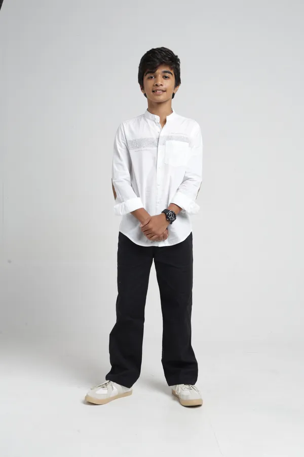 Under_Fourteen_Only_Boys_White_Solid_Casual_Poplin_Shirt_|_Full_Sleeves_Regular_Fit_Collared_Cotton_Shirt_with_Chest_Pocket,_Roll-Up_Sleeves_&_Graphic_Print_for_Kids
