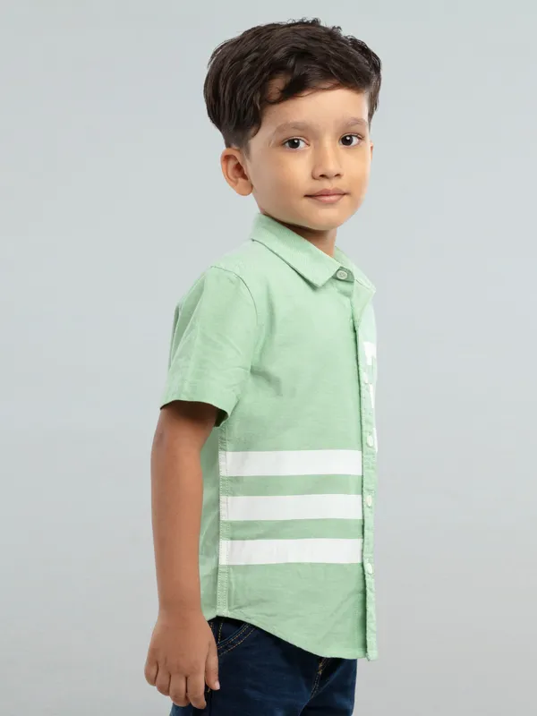 Cotton_Oxford_Half_Sleeve_Shirt_With_Front_Panels_Printed