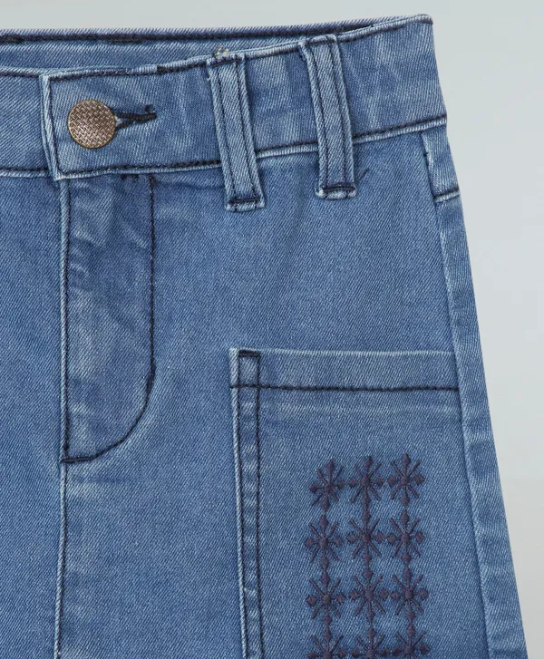 Light_Grey_Boys_Knit_Shorts_With_Cut_&_Sew_At_Pocket_And_Print_On_The_Front_Panel