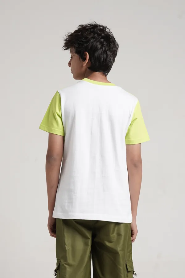 Boys_Cotton_Round_Neck_Contrast_Cut_N_Sew_Style_Graphic_Printed_Half_Sleeves_T_Shirt