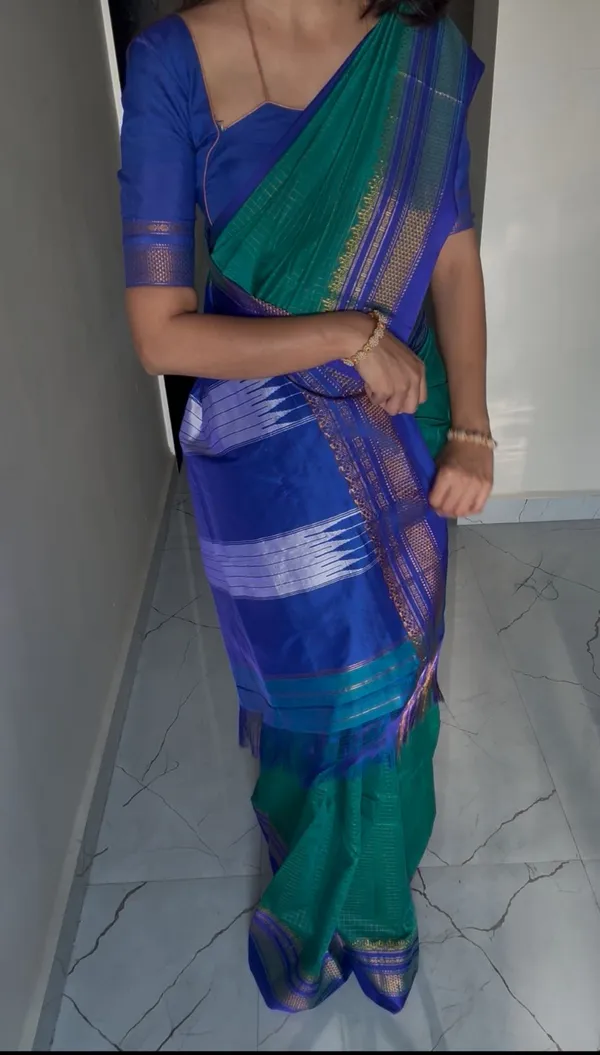 Blue_zari_checks_Tana_ilkal_Saree_|_with_unstitched_blouse_for_women_