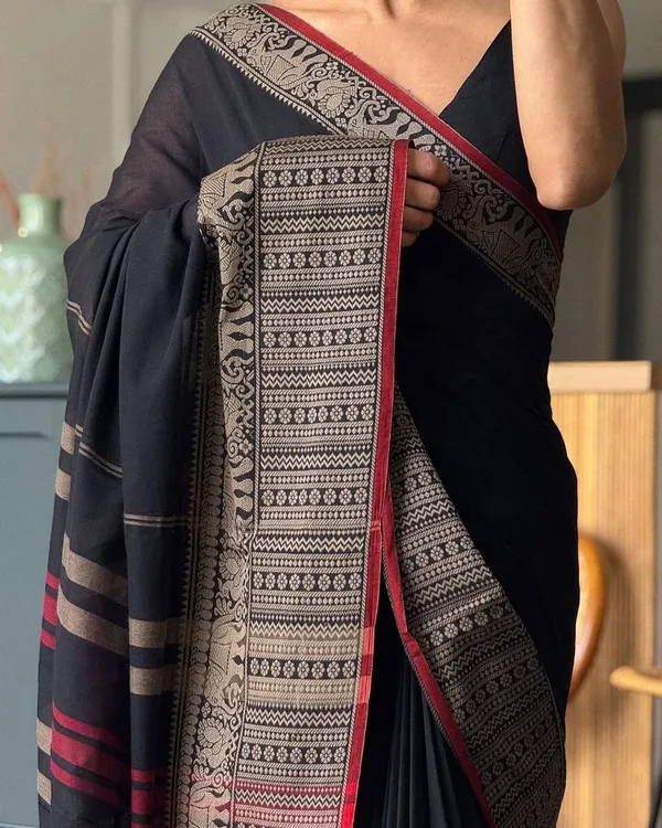 Black_Khushi_Narayanpeth_Cotton_Saree_|_With_Unstitched_Blouse_Piece_For_Women