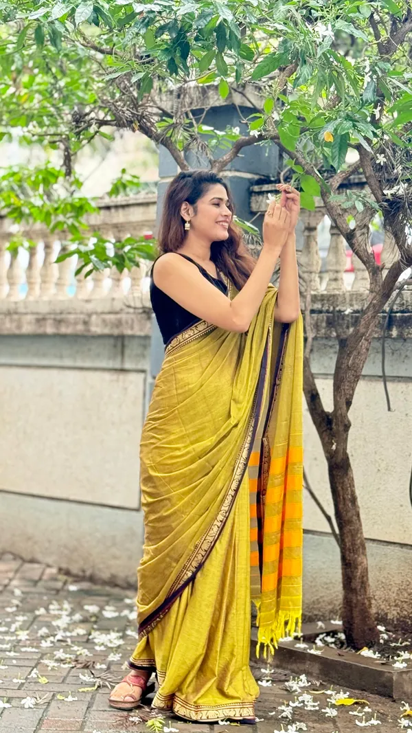 Adhira_Mustard_yellow_Narayanpeth_Cotton_Saree_|_With_Unstitched_Blouse_Piece_For_Women