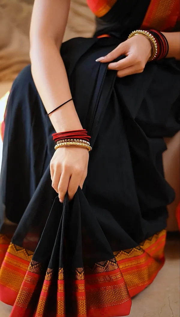 Black_Plain_Tana_ilkal_Saree_|_with_unstitched_blouse_for_women_