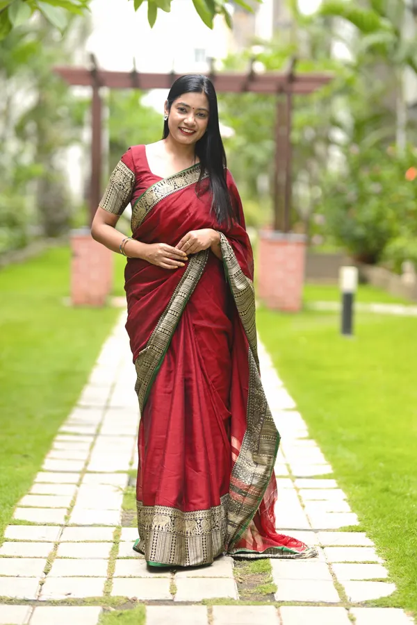 Maroon_Khushi_Narayanpeth_Cotton_Saree_|_With_Unstitched_Blouse_Piece_For_Women