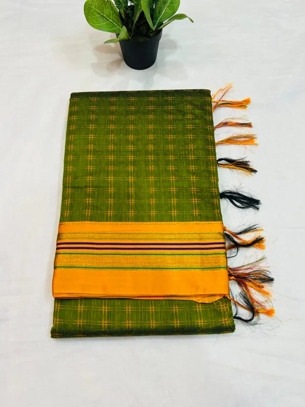 Parrot_Green_Double__Hash_Narayanpeth_Cotton_Saree_|_With_Unstitched_Blouse_Piece_For_Women