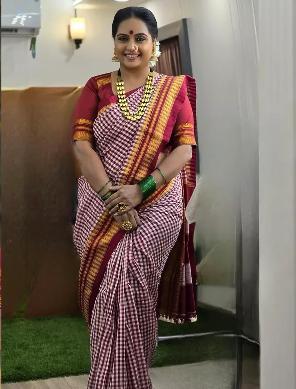 Chacolate_Tana_checks_Ilkal_Saree