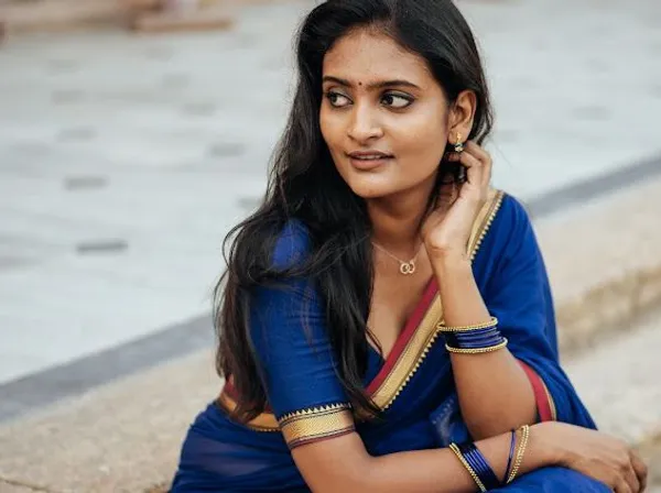Royal_Blue_Akira_Narayanpeth_Cotton_Saree_|_With_Unstitched_Blouse_Piece_For_Women