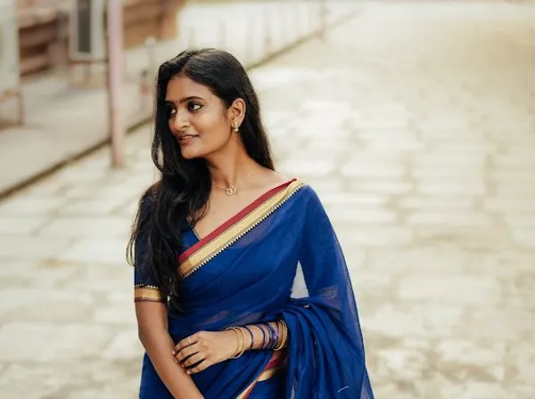 Royal_Blue_Akira_Narayanpeth_Cotton_Saree_|_With_Unstitched_Blouse_Piece_For_Women