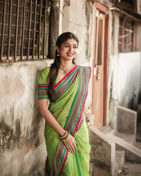 Twin_shade_green_Sanskriti_Narayanpeth_Cotton_Saree_|_With_Unstitched_Blouse_Piece_For_Women