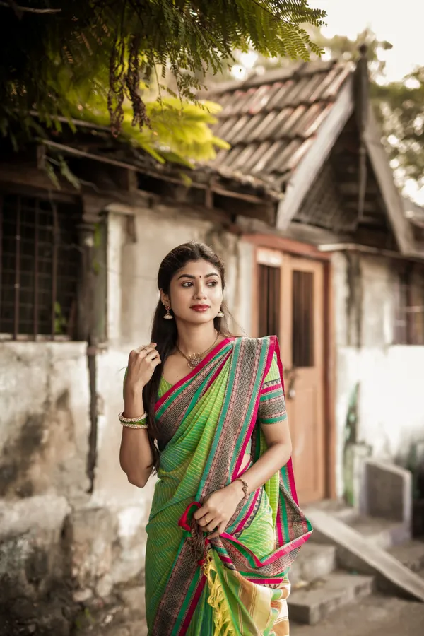 Twin_shade_green_Sanskriti_Narayanpeth_Cotton_Saree_|_With_Unstitched_Blouse_Piece_For_Women
