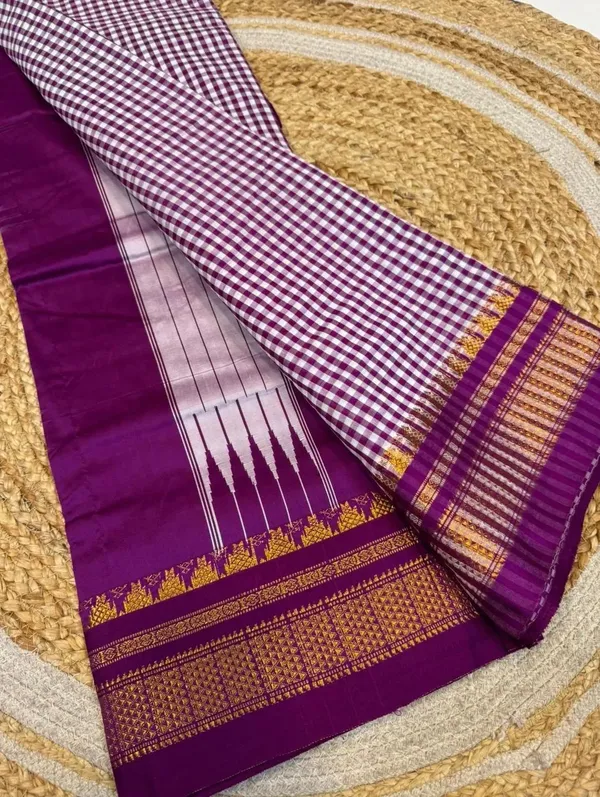Magenta_Silk_Tana_checks_Ilkal_Saree
