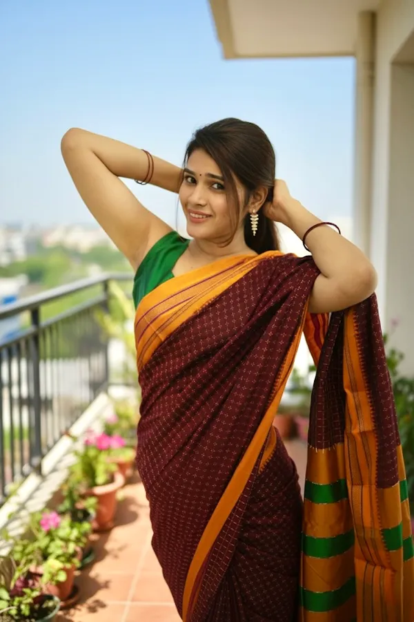 Red_Chacolate_Star_Plus_Narayanpeth_Cotton_Saree_|_With_Unstitched_Blouse_Piece_For_Women