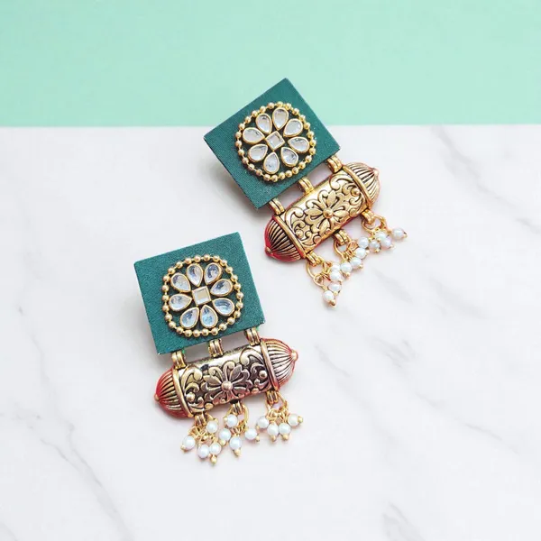 Handmade_Dark_Green_Colour_Flower_Design_Kundan_Earrings