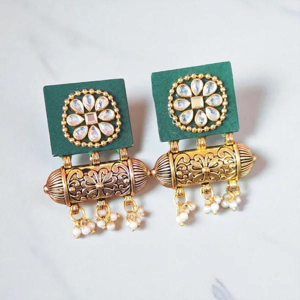Handmade_Dark_Green_Colour_Flower_Design_Kundan_Earrings