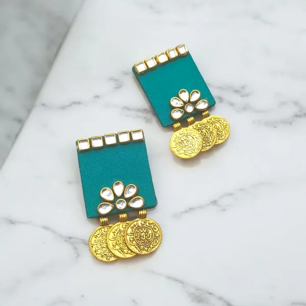 Ocean_Blue_Colour_Handmade_Kundan_Choker_Set_With_Golden_Coins